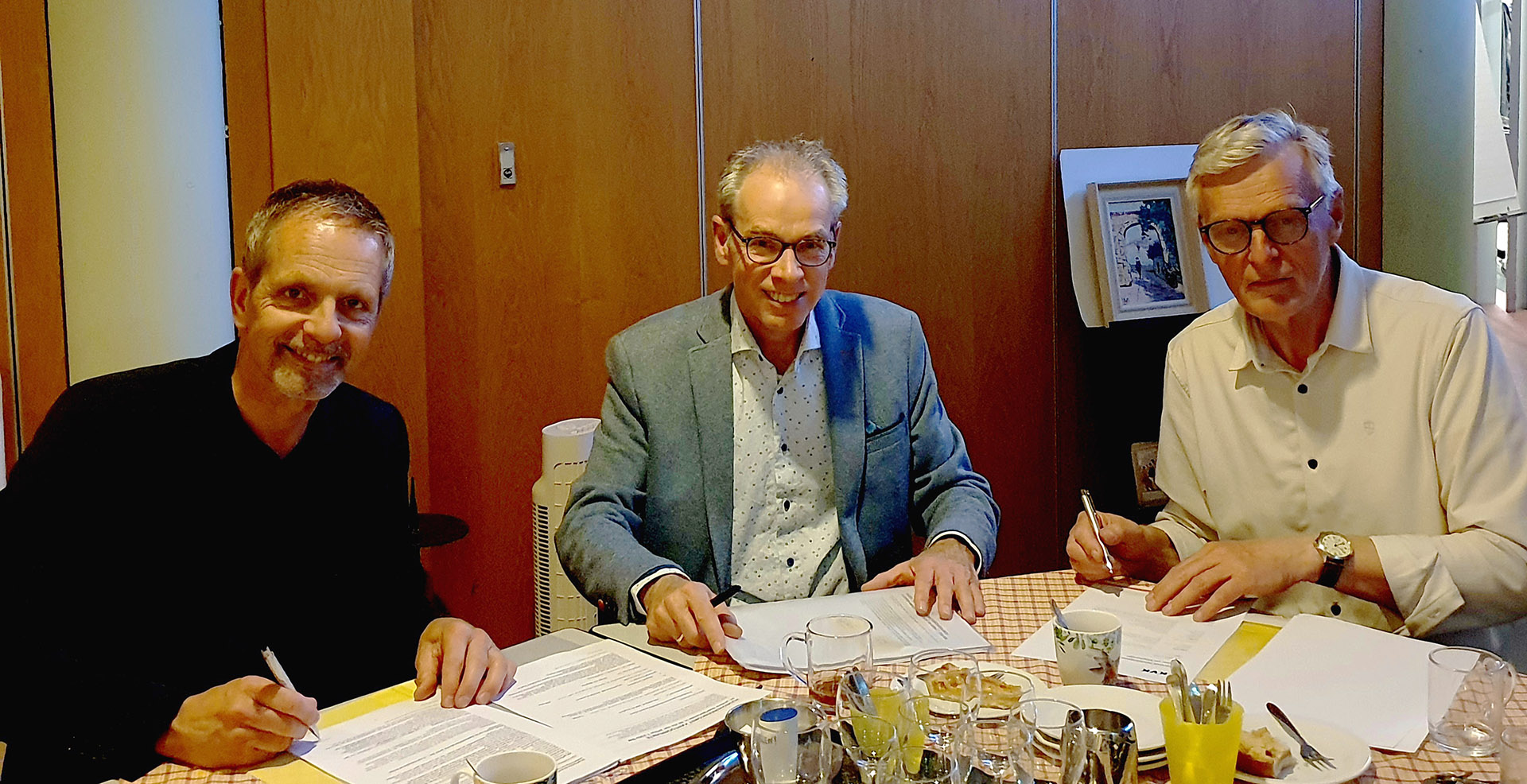 Meijerink Uitvaartzorg ondertekening contract Brandpunt Amersfoort